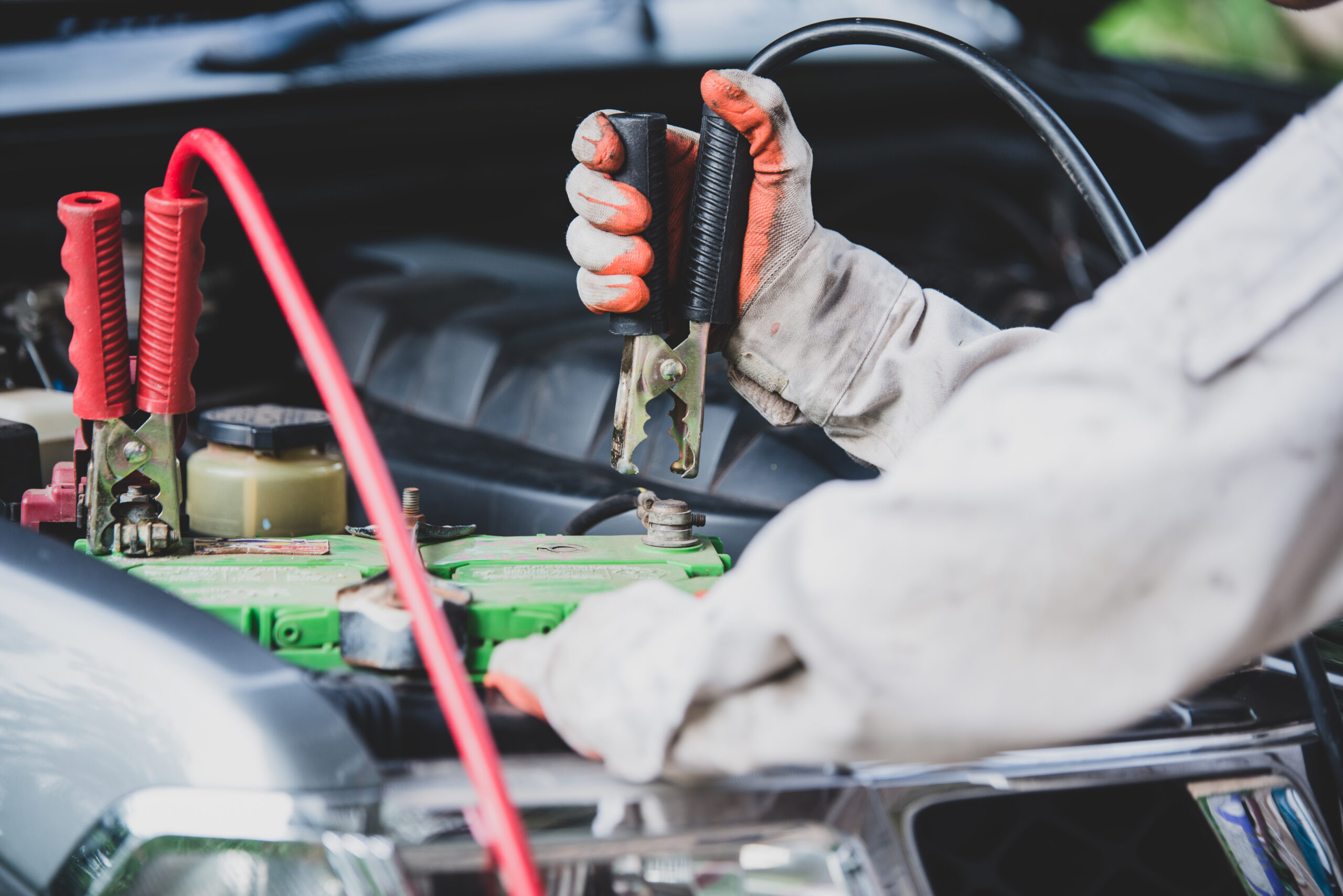 Sewa Mobil Perusahaan - Aki Mobil Sering Tekor? Ini Penyebabnya